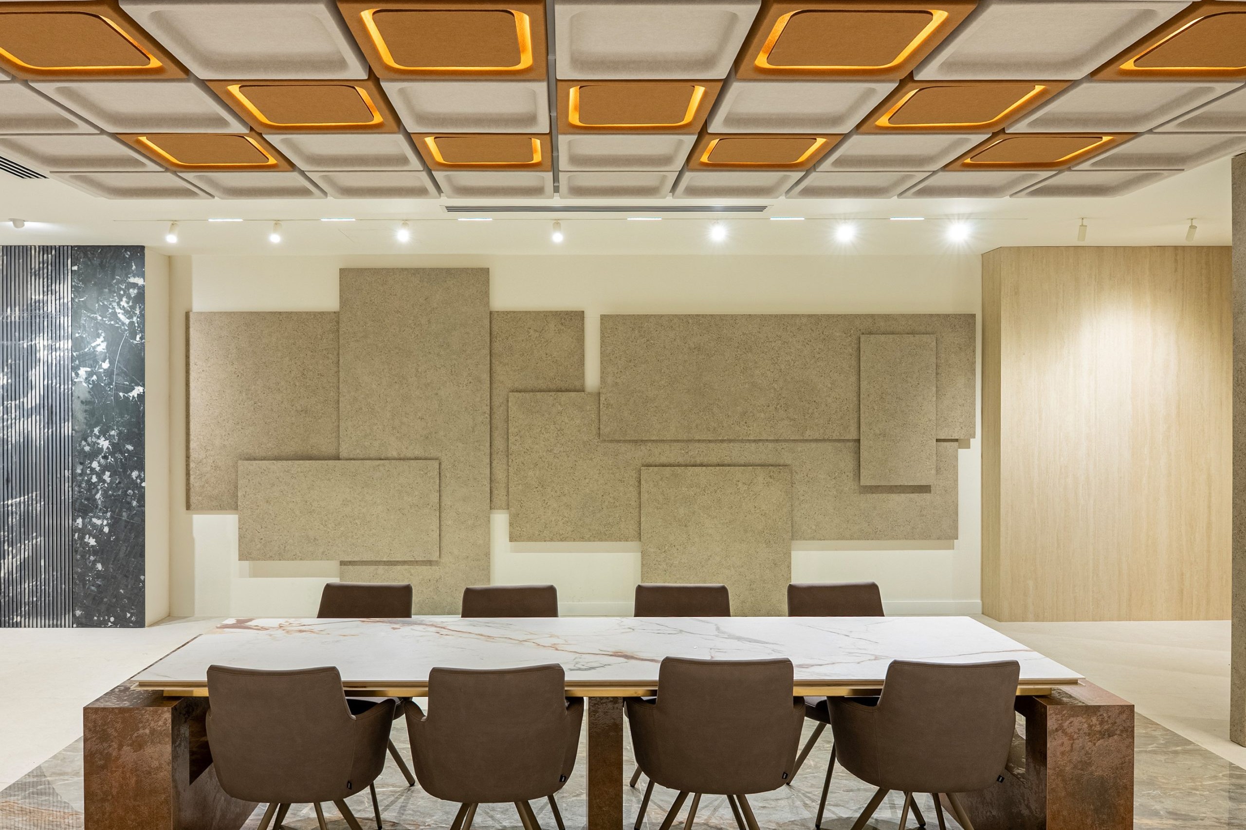 Aytaş Kale Seramik collaboration area with Space Lay-In acoustic ceiling system