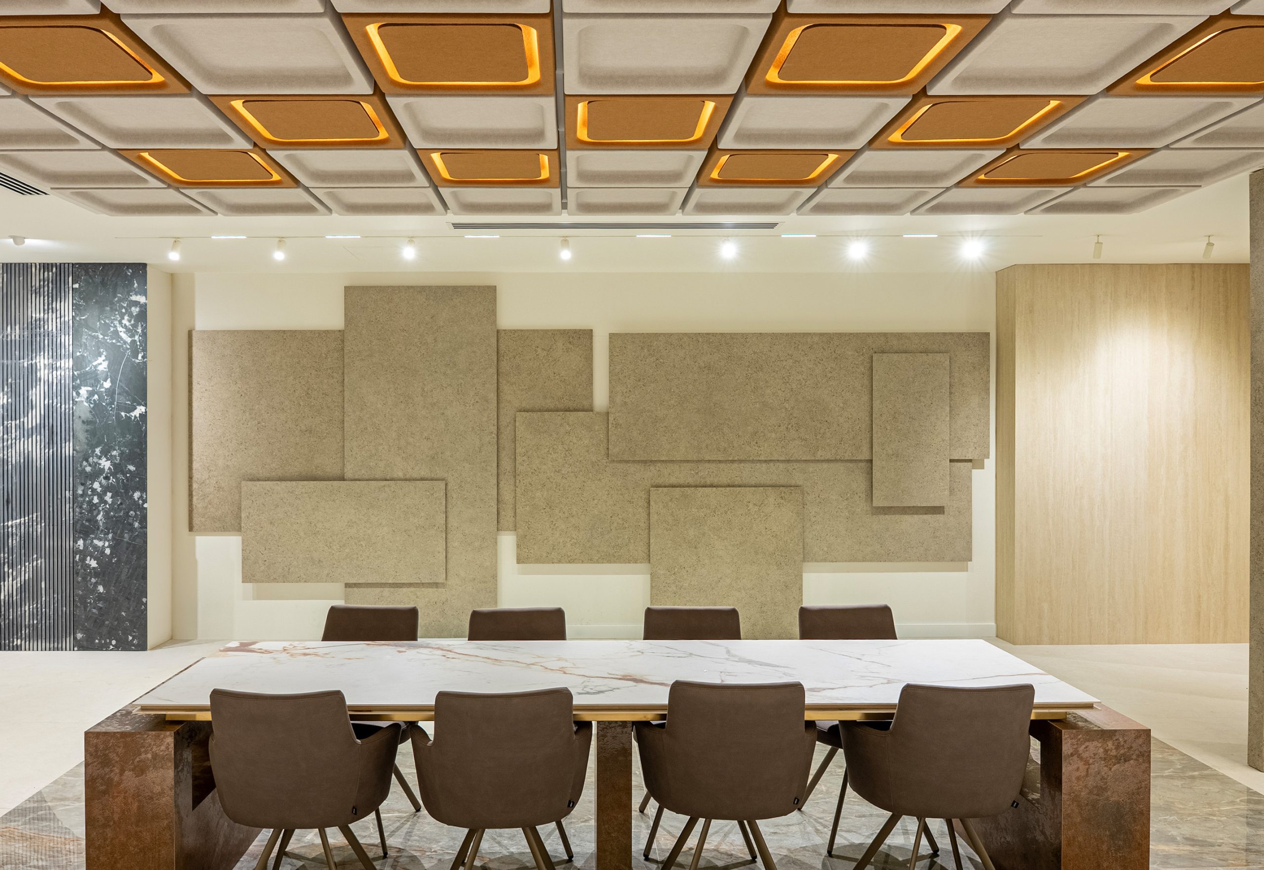 Aytaş Kale Seramik collaboration area with Space Lay-In acoustic ceiling system