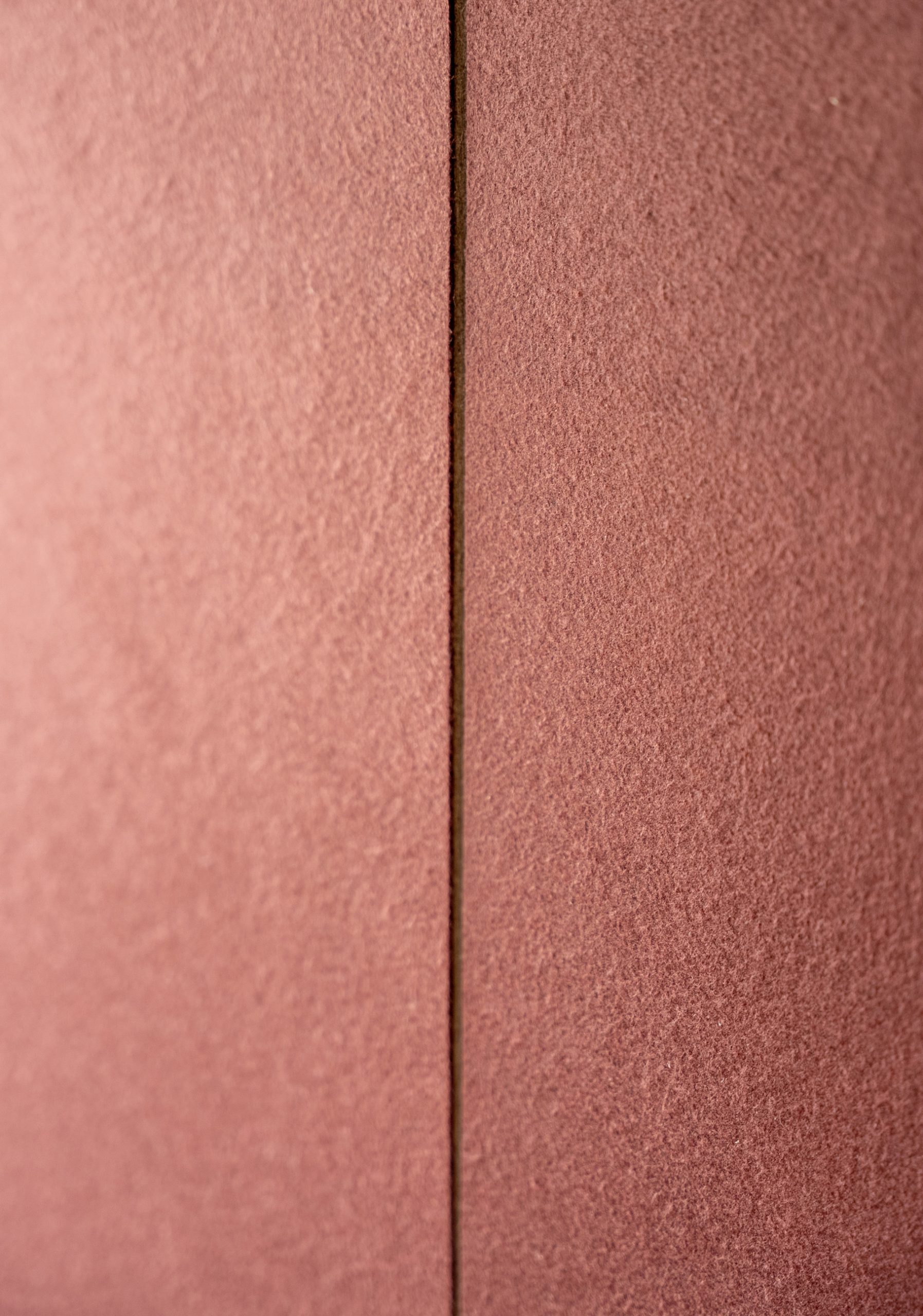 Plate acoustic wall panel in textured PET felt