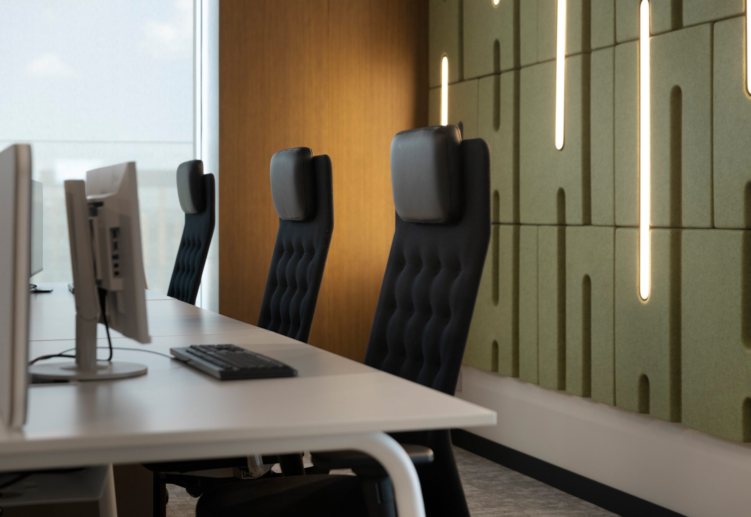 Feltouch Raindrop acoustic lighting in a Leverage Shares meeting room