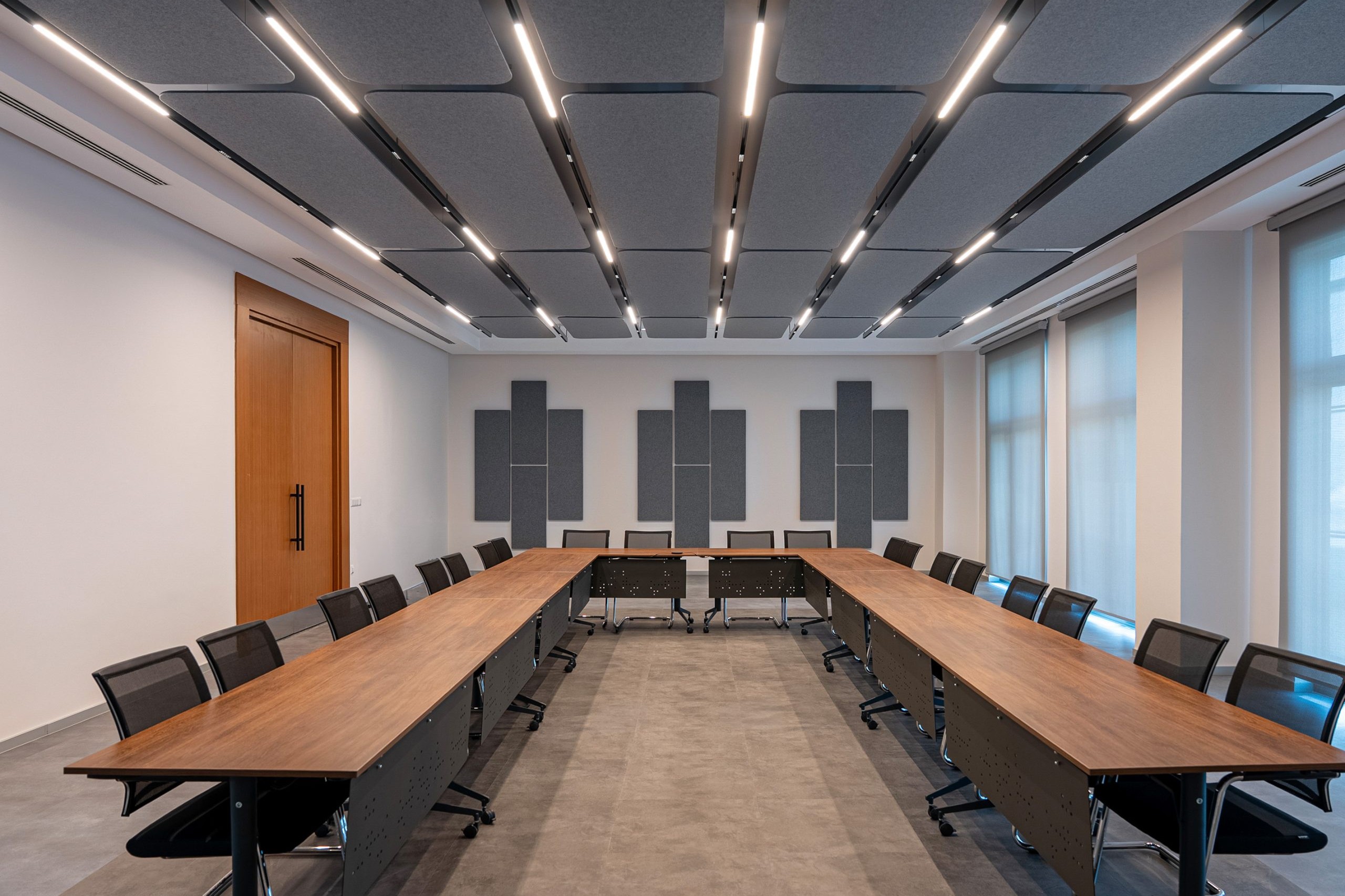 Fold wall panels and Flat Cloud ceiling panels in a Nobel meeting room