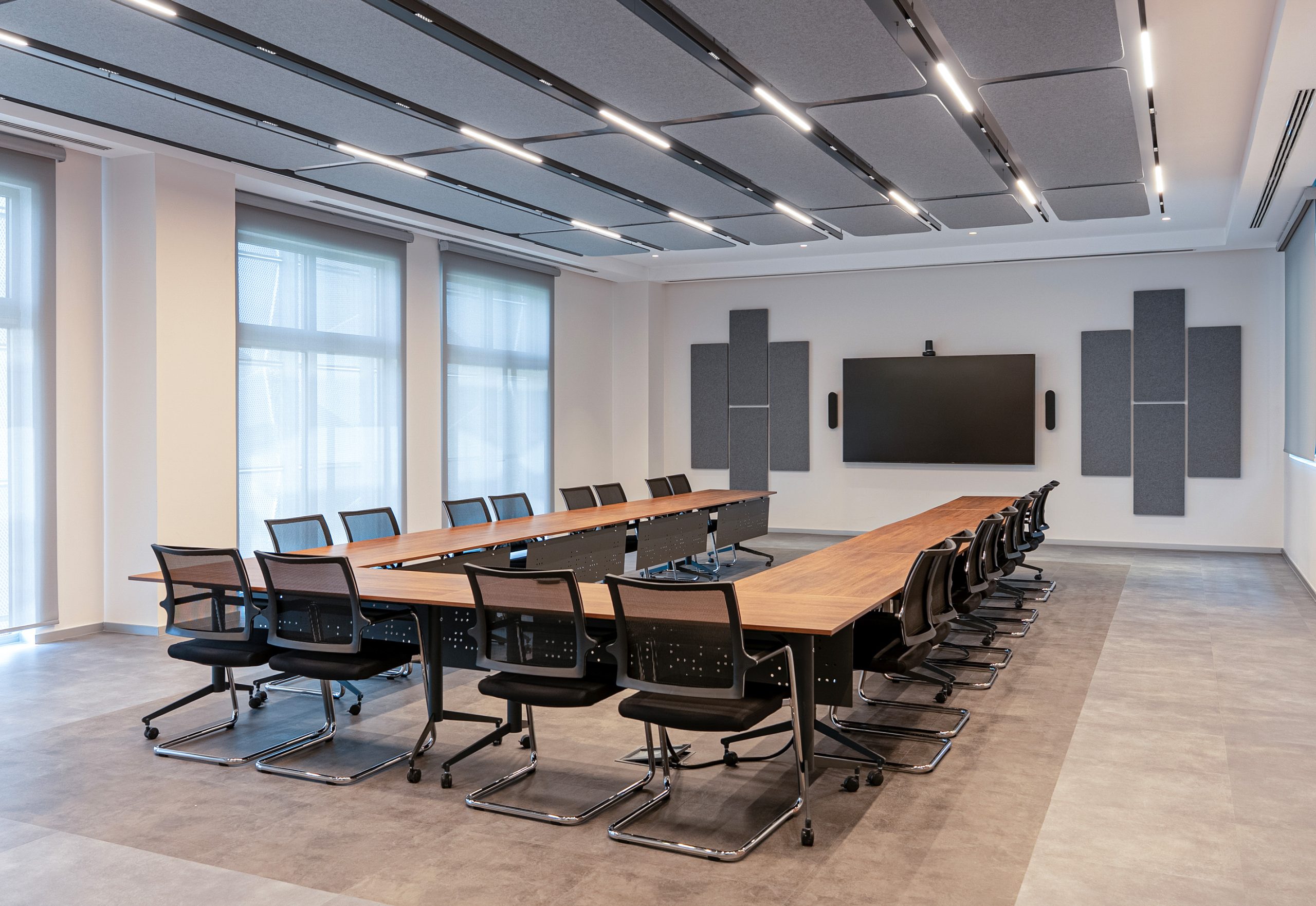 Fold wall panels and Flat Cloud ceiling panels in a Nobel meeting room